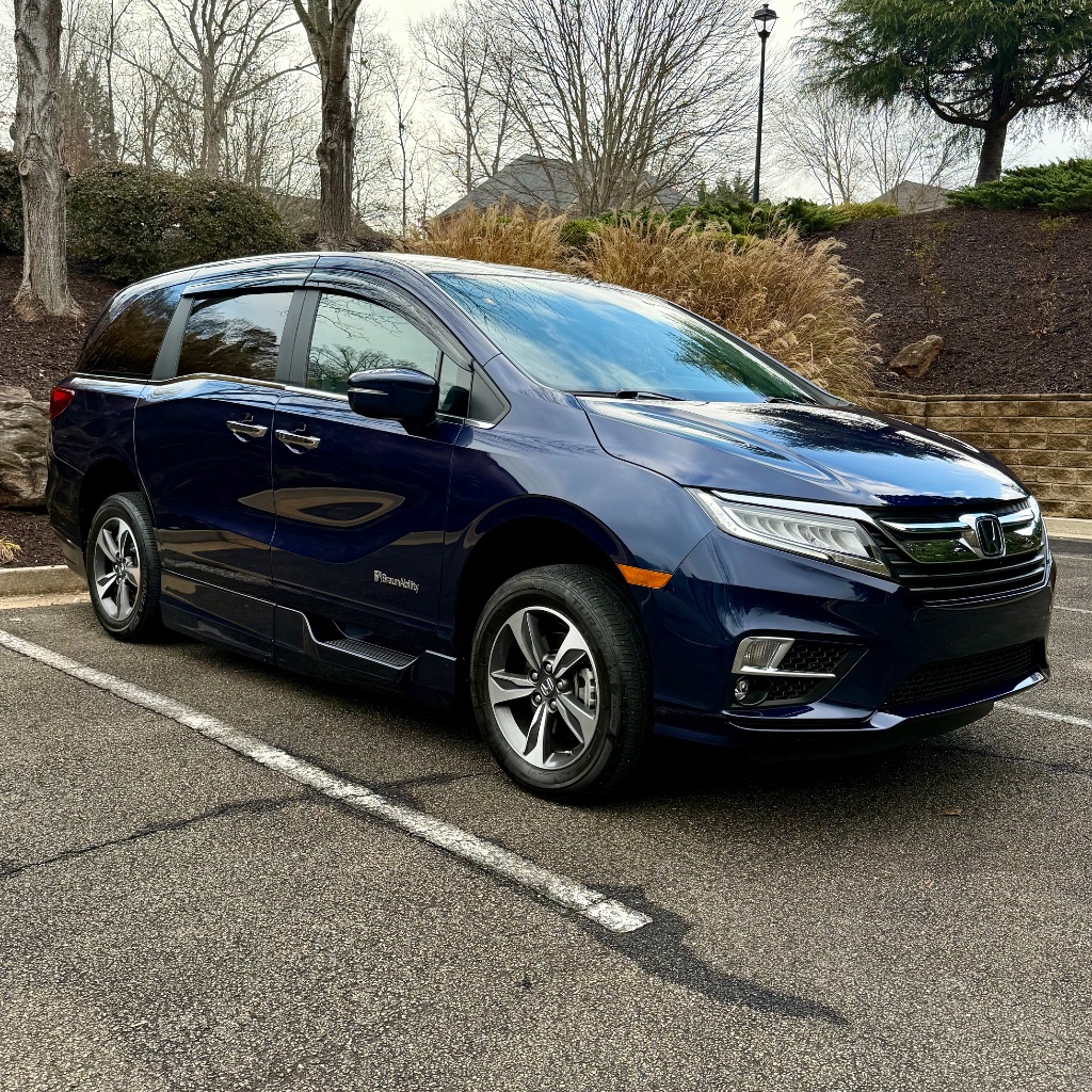 2019 Honda Odyssey Touring's photo