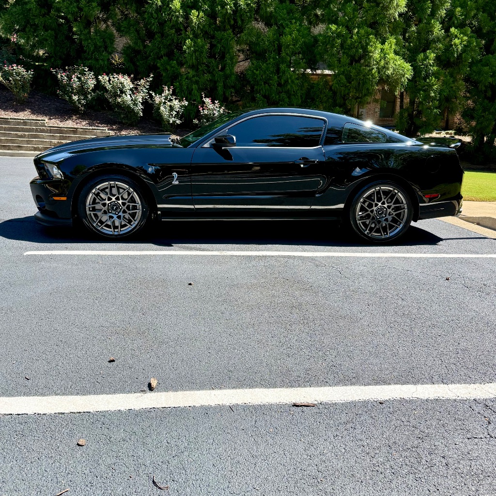 2013 Ford Mustang Shelby GT500 - Photo 6