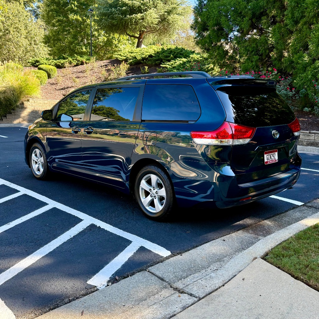 2011 Toyota Sienna LE - Photo 7