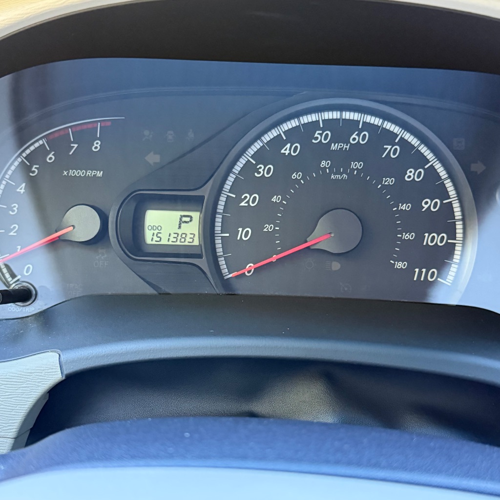 2011 Toyota Sienna LE - Photo 19