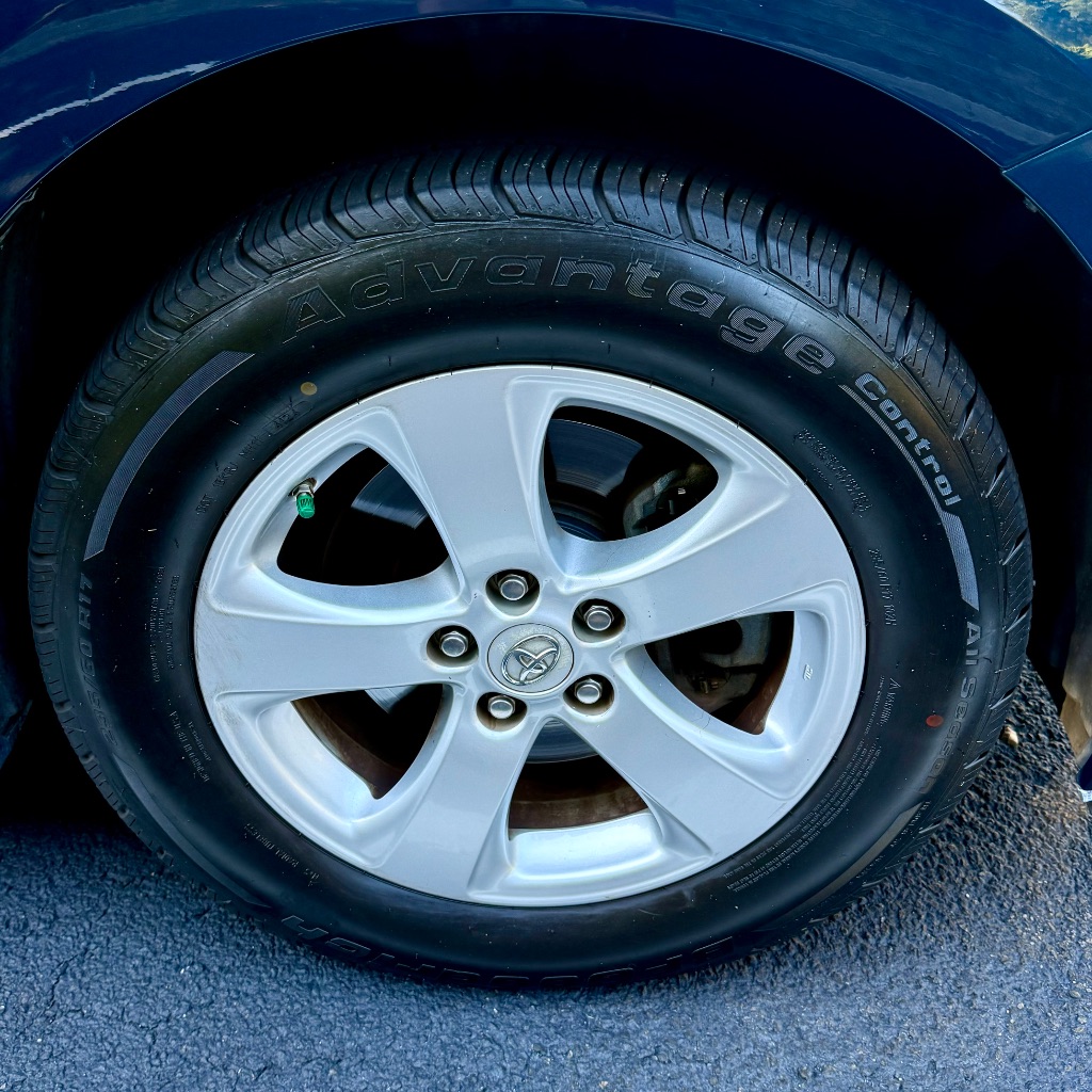 2011 Toyota Sienna LE - Photo 17